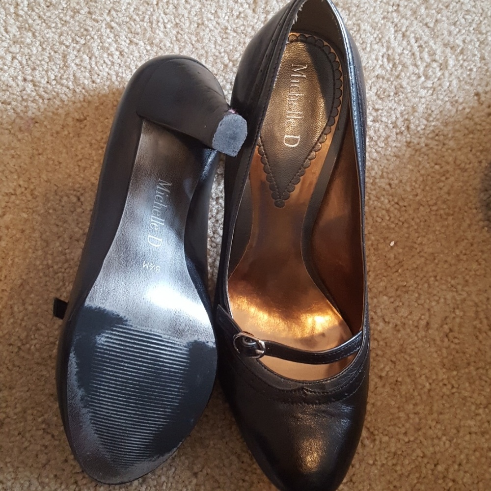 Heels - Picture 4 of 4
